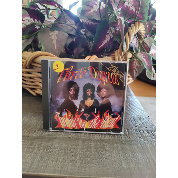 Natalie Cole. Wilson Picket  Three Degrees - Picture 6 of 7